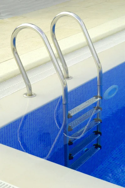 Temiz Yüzme Havuzu Örneği — Stok fotoğraf