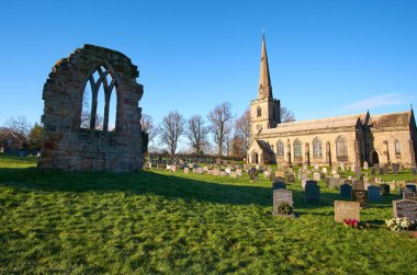 Ticknall, Leicestershire, İngiltere 'deki bir kilisenin kalıntıları.                  