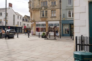 Cirencester, İngiltere 'de ana cadde sahnesi