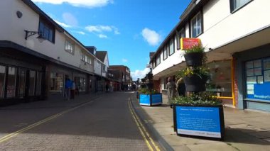 Avon, İngiltere 'de Stratford' da ana cadde boyunca yürü.