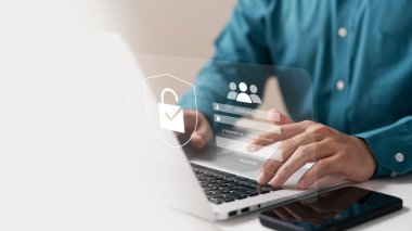 Siber güvenlik kavramı, asma kilit simgesi ve internet teknoloji ağı, kullanıcının kişisel verilerinin güvenli şifrelemesi, güvenli İnternet erişimi.