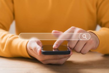 Veri arama teknolojisi ve SEO optimizasyonu kavramını tecrübe edin, bilgi aramak için mobil ve laptop 'un gücünü keşfedin, dijital dünyayla sanatsal bir şekilde bağlantı kurun.