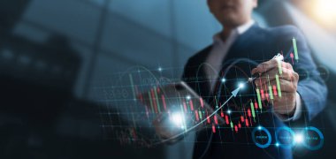 İş büyüme grafikleri, yatırım ilerlemesi ve finans stratejileri. Küresel ekonomideki iş hedeflerinize bankacılık, strateji planlaması ve kar optimizasyonu gibi büyüleyici imajlarla ulaşın.