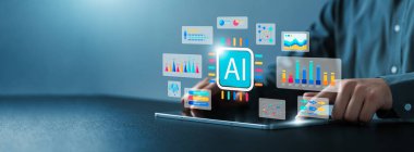 Bilgisayar mühendisi yapay zeka teknolojisiyle büyük verileri analiz ediyor, bilgisayar mühendisi dijital beyni analiz etmek için dizüstü bilgisayar ve tablet kullanıyor..