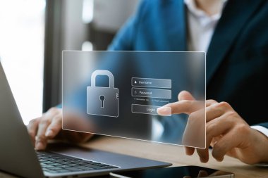 İnternette siber ağ güvenliği ve veri koruması, asma kilit ikonlu dizüstü bilgisayar güvenlik şifrelemesi kullanan iş adamı iş ve mali bilgilerinizi siber saldırılardan koruyun