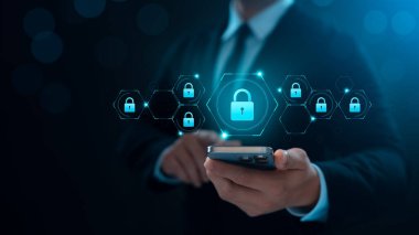 Siber Güvenlik Güvenlik Güvenlik, Koruma Şirketi Verileri ve Siber Suçlardan Kişisel Bilgiler, İşadamı Laptop Güvenliği Şifrelemesi Asma Kilidi Simgesi ile Şifreleme, Hacker Saldırılarına Karşı Koruma