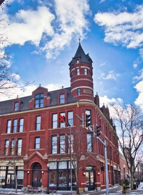 Carlisle Binası Chillicothe Ohio 2022 'deki Paint ve Main caddelerinin köşesinde duruyor.