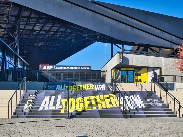 Lower.com Field, ABD 'nin Columbus şehrinde bulunan bir futbol stadyumudur. Ulusal Futbol Ligi 'nin Columbus Ekibi' nin ana stadyumu olarak hizmet vermektedir.