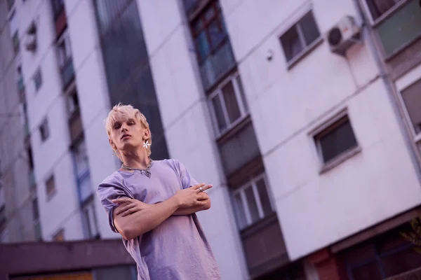 Portrait Blonde Teenage Boy Urban Exterior — Fotografia de Stock