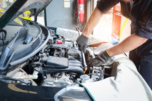 Hands Auto Mechanic Worker Man Checking Engine Technician Working Garage — Stock Photo, Image