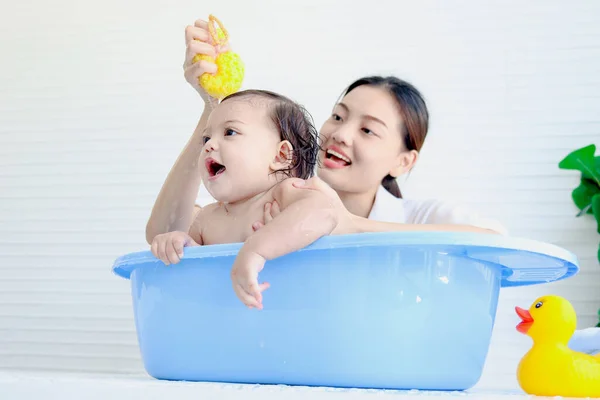 Happy Toddle Baby Infant Has Fun While Taking Bubble Bath — Stock Photo, Image