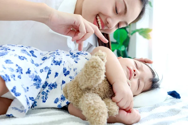 Cute Toddle Baby Girl Infant Sleeping Hug Teddy Bear Toy — Stock Photo, Image