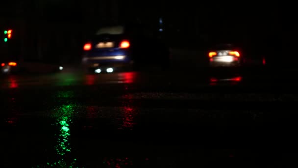 Blackout Roads Ukraine Cars Pedestrians Move Cautiously Dark — Stock Video