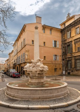 Fransa 'daki Aix en Provence' de dört yunus çeşmesi