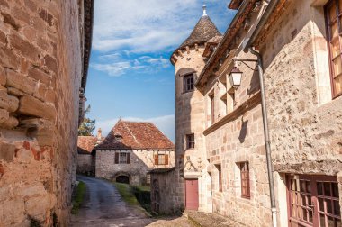 Correze, Fransa 'nın Yeni Aquitaine kentindeki Ortaçağ köyü Curemonte