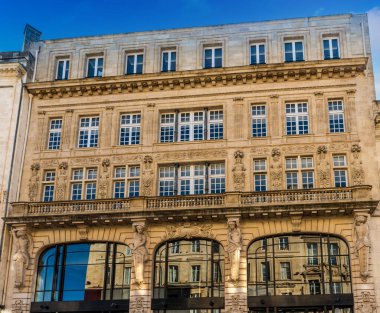 Bordeaux Binası cephesi, Fransa 'da Yeni Aquitaine