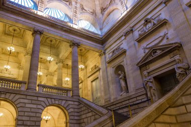 Gironde, Nouvelle Aquitaine, Fransa 'daki Grand Theater de Bordeaux' nun muhteşem iç merdiveni.