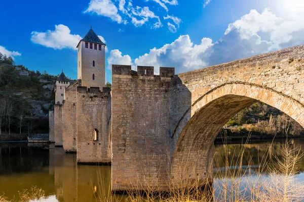 法属波利尼西亚Cahors地段河上的中世纪桥Valentre — 图库照片
