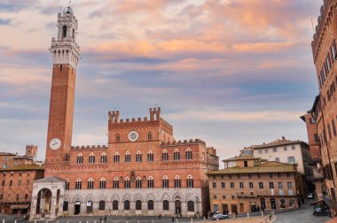 Palazzo Pubblico ve Torre del Mangia Piazza del Campo Siena, Tuscany, İtalya