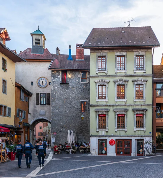 Rue Sainte Claire Gate Noite Annecy Haute Savoie França — Fotografia de Stock