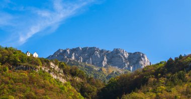 Dağlar, Lanfon 'un dişleri Annecy' nin üzerinde, Haute Savoie, Fransa 'da