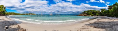 Silver Beach 'in panoramik manzarası, Porquerolles adası, Var in Provence Alpes Cote d' Azur, Fransa