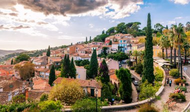 Ortaçağ Bormes-les-Mimosas köyü, Var, Provence, Fransa.