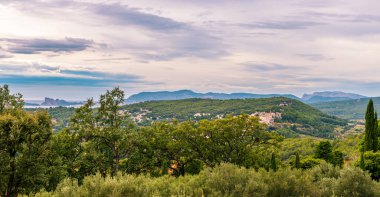Var manzarası ve La Ciotat calanques uzakta, Var, Provence, Fransa