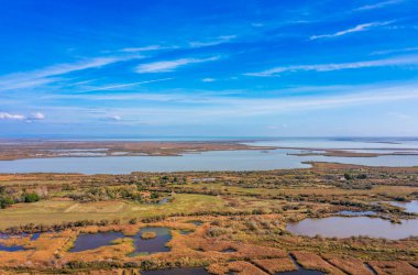 Saint Maries de la Mer, Bouches du Rhone, Provence, Fransa yakınlarındaki Camargue 'nin hava manzarası