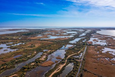 Saint Maries de la Mer, Bouches du Rhone, Provence, Fransa yakınlarındaki Camargue 'nin hava manzarası