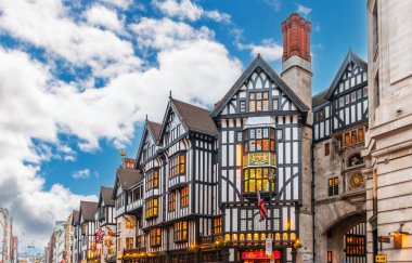 İngiltere, İngiltere ve Londra 'daki Kingly caddesindeki güzel yarı keresteli evler..