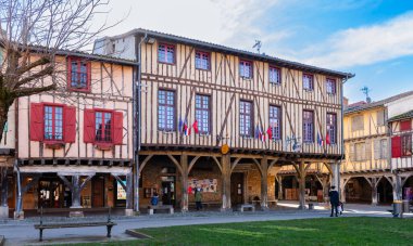 Muhteşem ortaçağ köyü Mirepoix, Ariege, Occitanie, Fransa