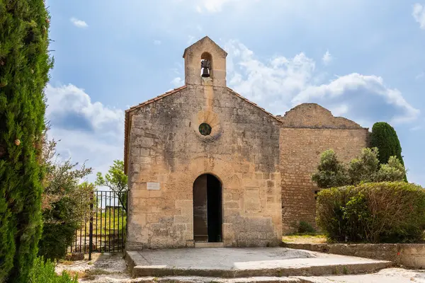 Fransa 'nın Provence kentindeki güzel Les Baux de Provence köyündeki Saint Blaise Şapeli.