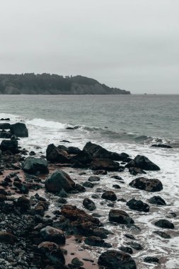 Kasvetli San Francisco plajı 