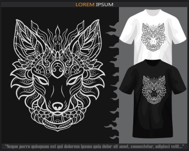 kitsune baş mandala sanatları siyah beyaz tişörte izole edilmiş..