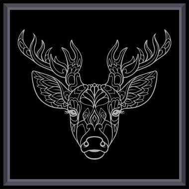 Geyik başı mandala sanatı siyah arka planda izole edildi.