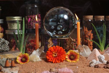 Avustralya Kırmızı Kum Meditasyon Sunağında Mumlu Kristal Top ve Çakra Taşları