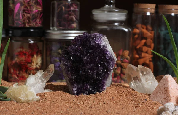 Amethyst Stone Quartz Crystals Australian Red Sand Meditation Altar — Stock Photo, Image