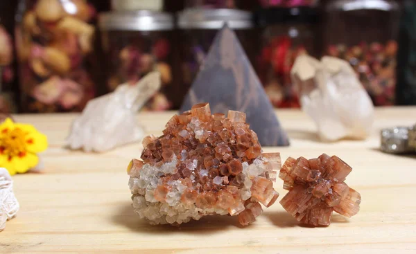 Aragonite Carbonate Crystals Pyramid Background Shallow Dof — Fotografia de Stock