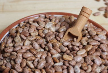 Kuru Pinto Fasulyeleri Kasede Kereste Kaşıkla Kırsal Mutfakta