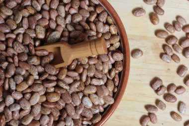 Kuru Pinto Fasulyeleri Kasede Kereste Kaşıkla Kırsal Mutfakta