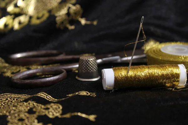 Spool Gold Thread Thimble Metallic Chiffon Fabric — ストック写真