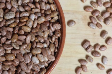 Kuru Pinto Fasulyeleri Kasede Kereste Kaşıkla Kırsal Mutfakta