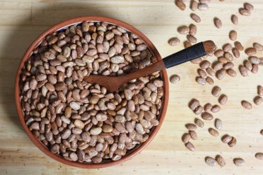 Kuru Pinto Fasulyeleri Kasede Kereste Kaşıkla Kırsal Mutfakta