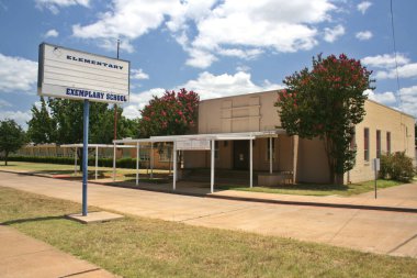 Kırsal Doğu Tx 'te Eski Okul Binası Bulundu