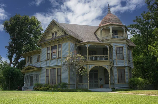 Ιστορική Victorian Mansion Βρίσκεται Στην Αγροτική Ανατολή Τέξας Waxahachie Εικόνα Αρχείου