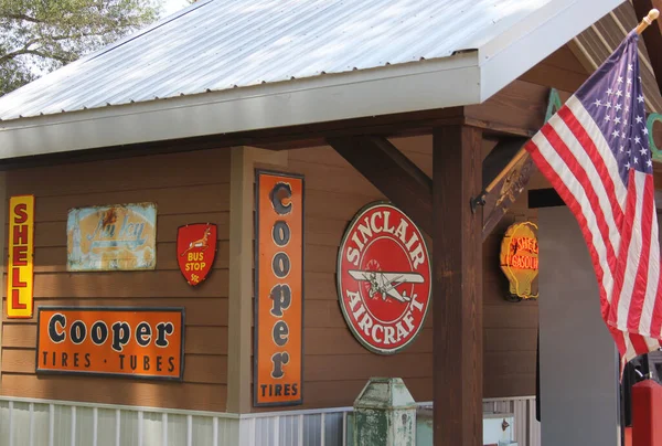 stock image Whitehouse, TX - June 22, 2023: Old Gas Station at the Boulders on Lake Tyler in Whitehouse Texas