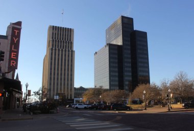 Tyler, TX - 3 Ocak 2024: Tyler şehir merkezinde binalar, adliyeye yakın TX.
