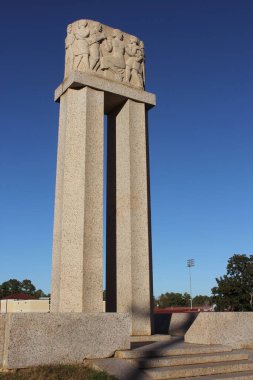 New London, TX - 17 Aralık 2023: 18 Mart 1937 'de New London TX' te 311 çocuk ve öğretmenin öldüğü New London okulundaki patlamanın anısına Cenotaph