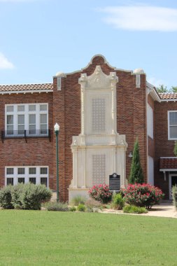 Georgetown, TX - 8 Haziran 2023: Tarihi Okul Binası Georgetown, Teksas şehir merkezinde yer almaktadır